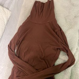 Brown Turtleneck Long-sleeve Shirt- Size: Small